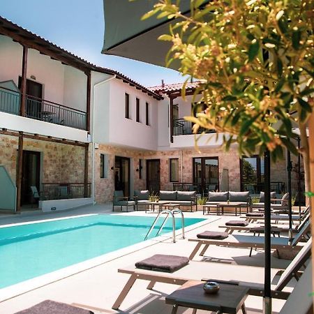 Iades Suites Afytos Buitenkant foto