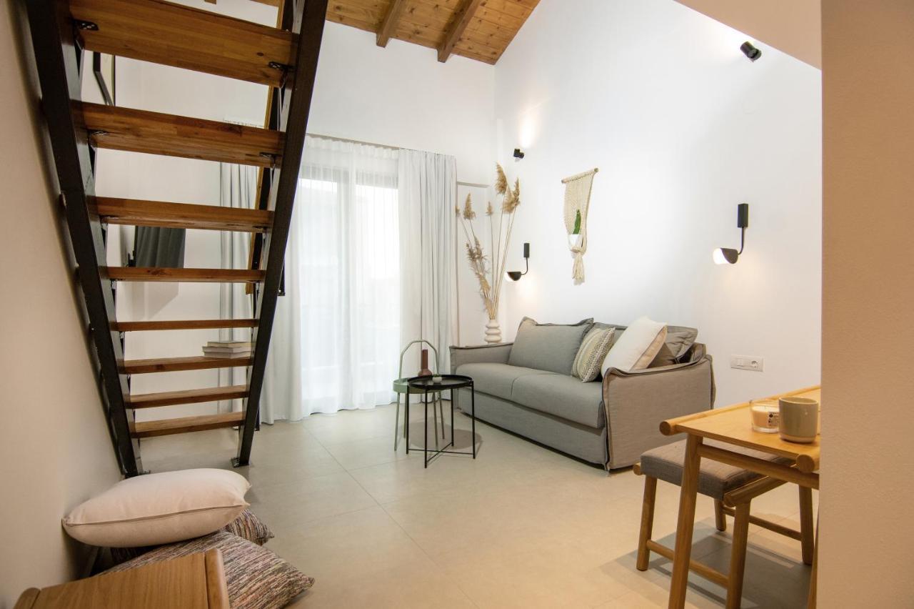 Iades Suites Afytos Buitenkant foto
