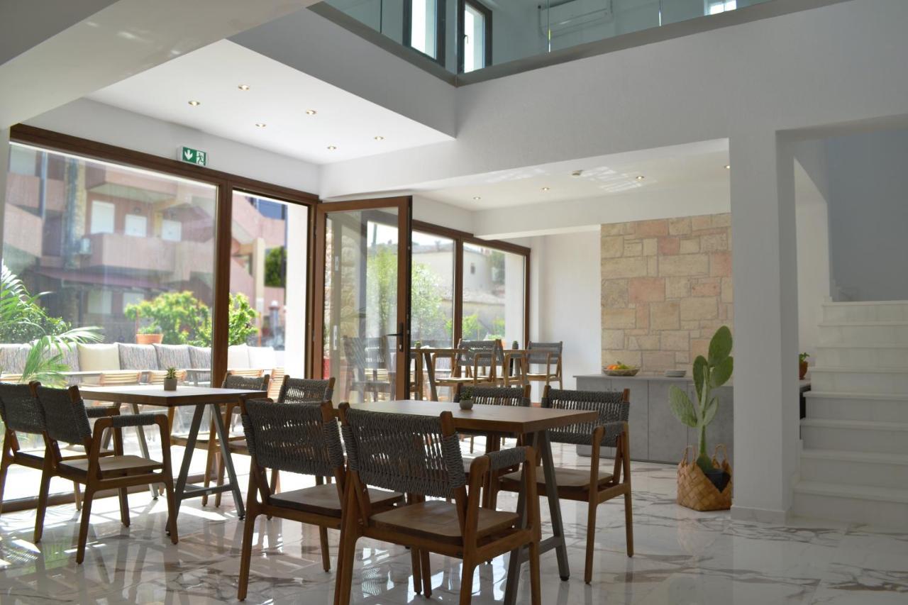 Iades Suites Afytos Buitenkant foto