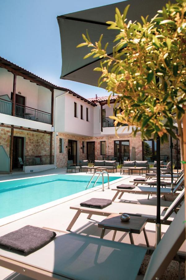Iades Suites Afytos Buitenkant foto