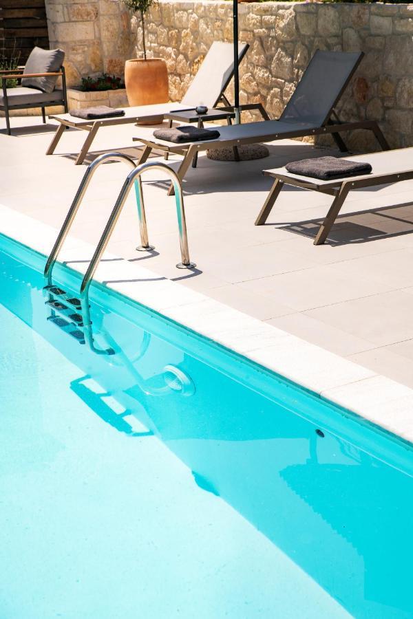 Iades Suites Afytos Buitenkant foto