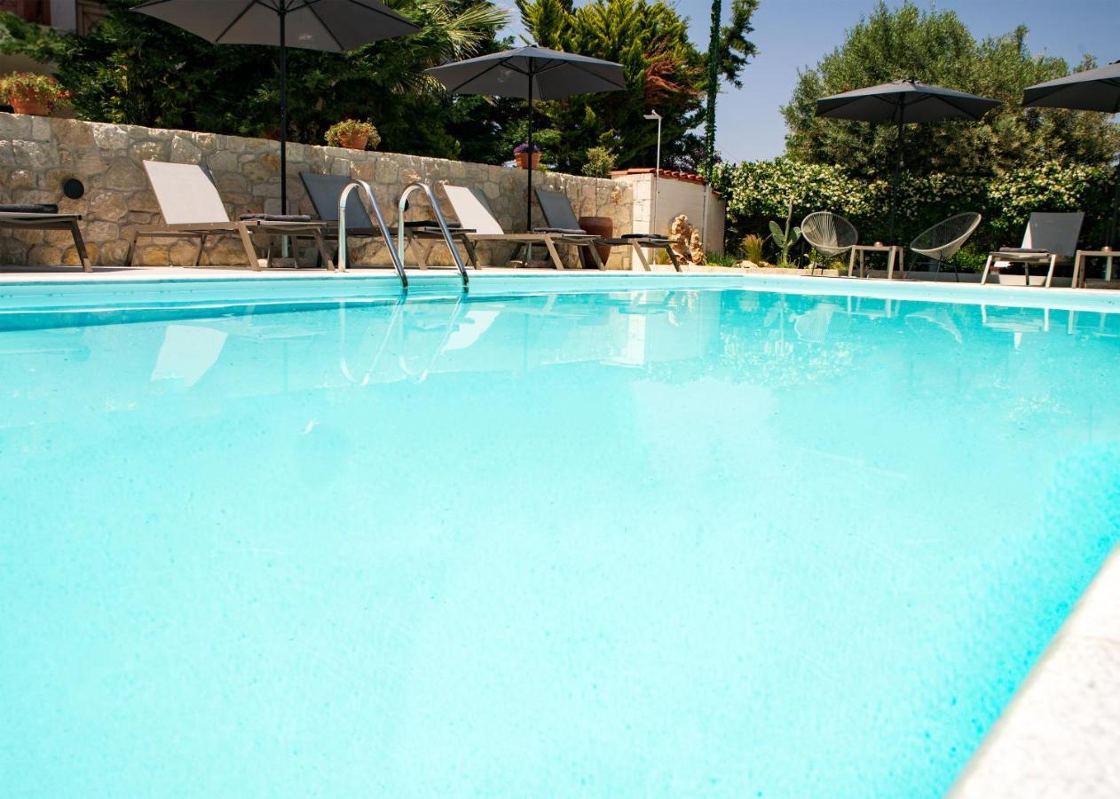 Iades Suites Afytos Buitenkant foto